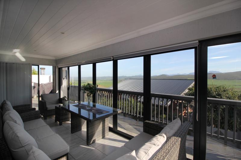 5 Bedroom Property for Sale in Reebok Western Cape